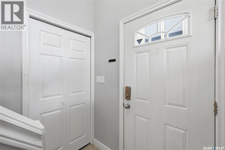 Property Photo:  1521 Laura Avenue  SK S7N 2R8 