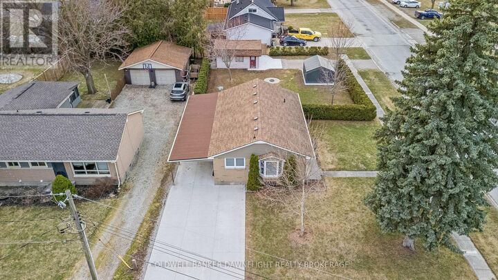 Property Photo: 105 Wellington Street West ON N0M 1S2