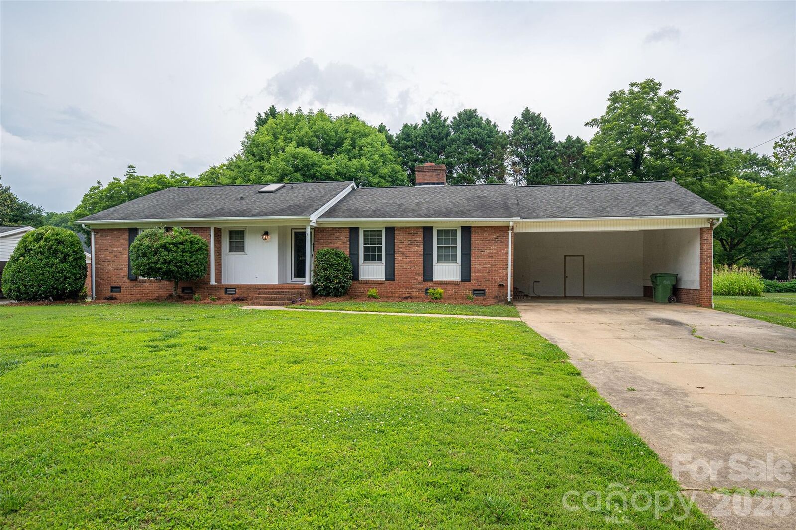 Property Photo: 225 Dogwood Drive NC 28120