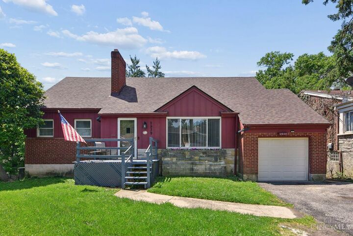 Property Photo: 2939 Lawndale Avenue OH 45212