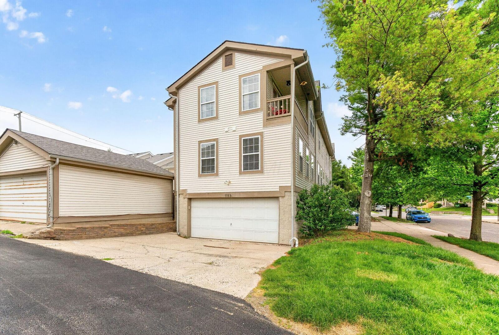 Property Photo: 1113 Oregon Avenue OH 43201