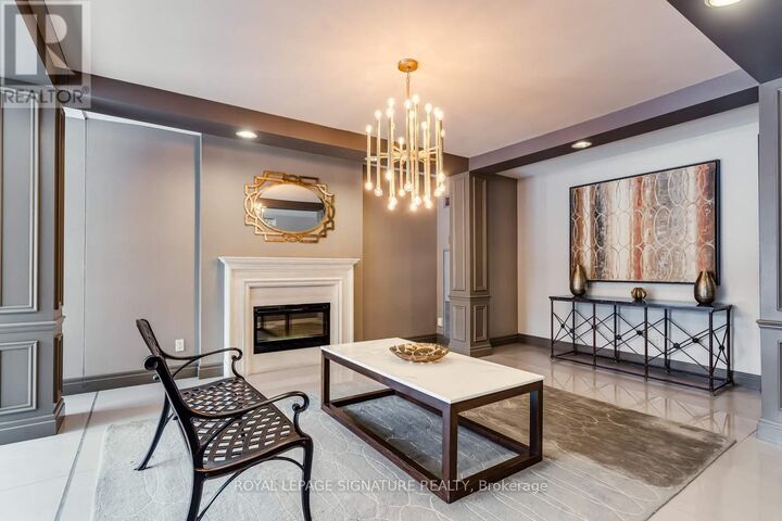 Property Photo:  271 Ridley Boulevard 108  ON M5M 4N6 