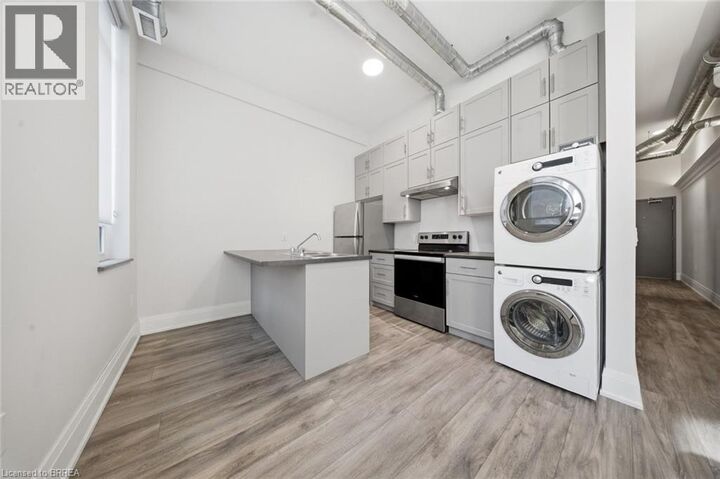 Property Photo:  11 Queen Street 201  ON N3T 3B1 