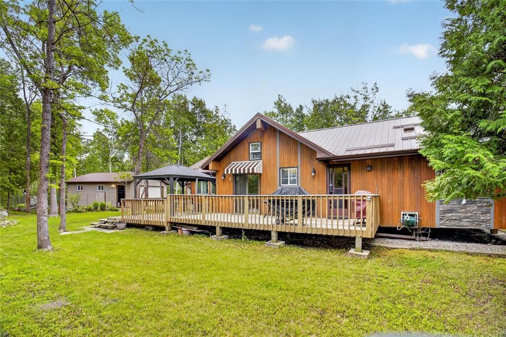 Property Photo: 56 Shannon Crescent MB R0E 0B0