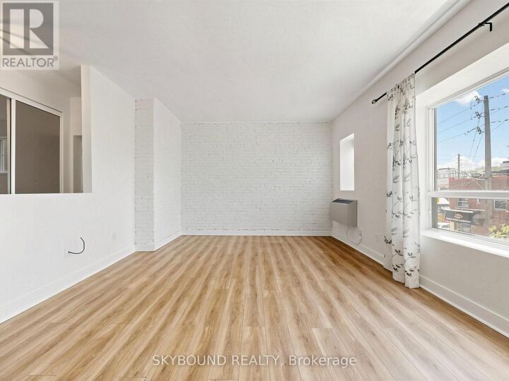 Property Photo:  133 Wineva Avenue F  ON M4E 2T3 