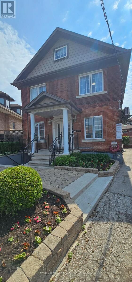 Property Photo: 3 Kane Avenue 2nd Floor ON M6N 3M7