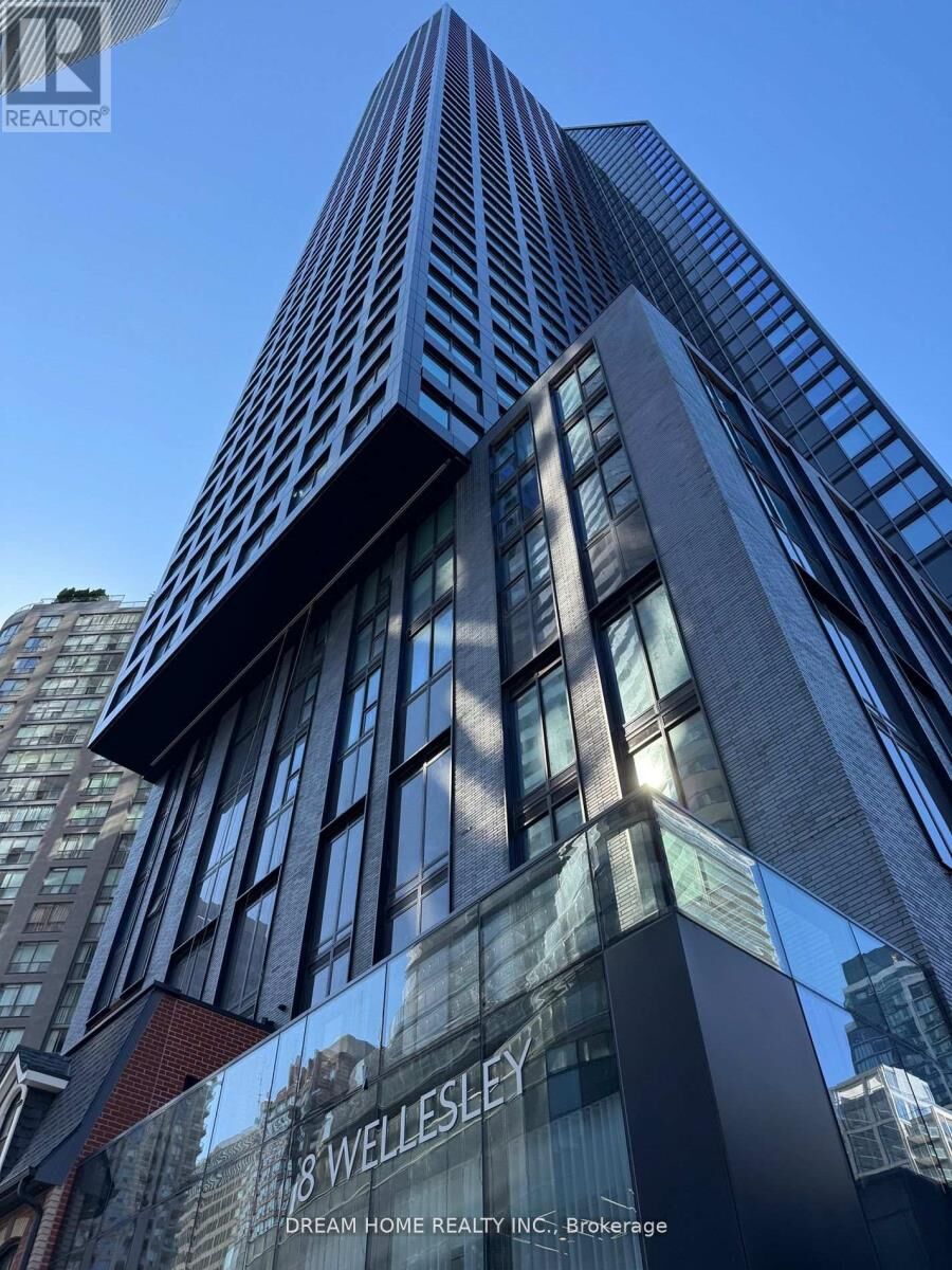 Property Photo:  8 Wellesley Street West 4907  ON M4Y 0J5 
