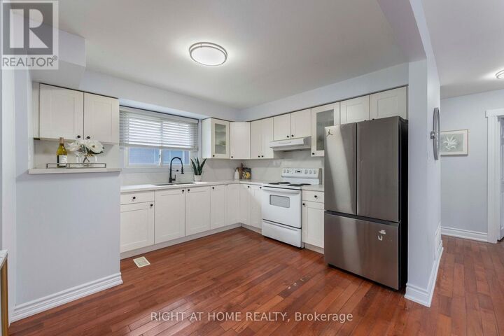 Property Photo:  608 McCowan Road  ON M1J 1K1 