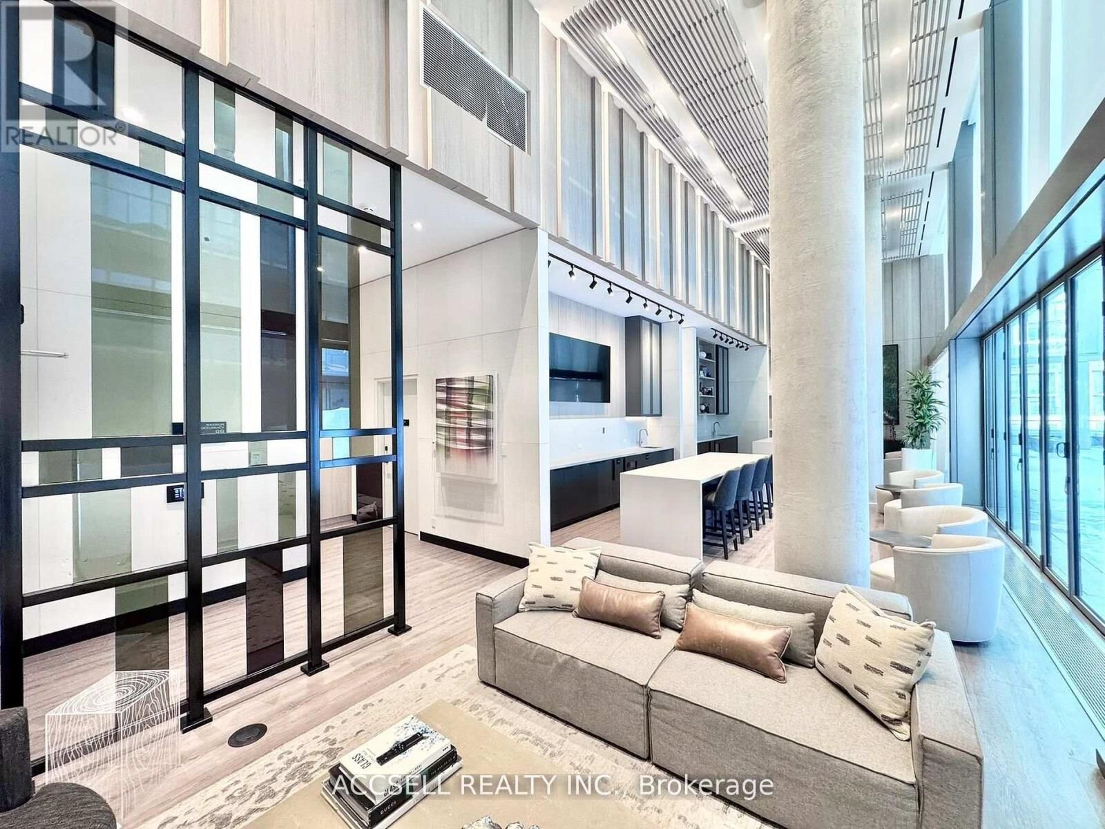 Property Photo: 185 Millway Avenue W1505 ON L4K 0L2