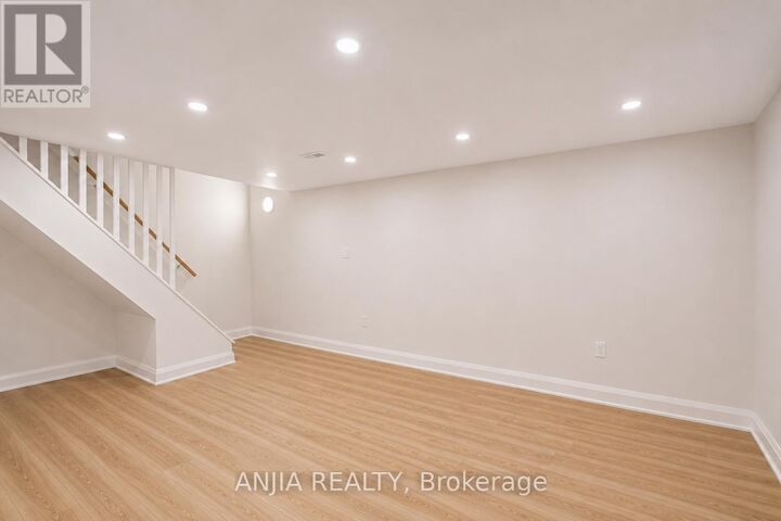 Property Photo:  31 Shippigan Crescent Lower  ON M2J 2G1 