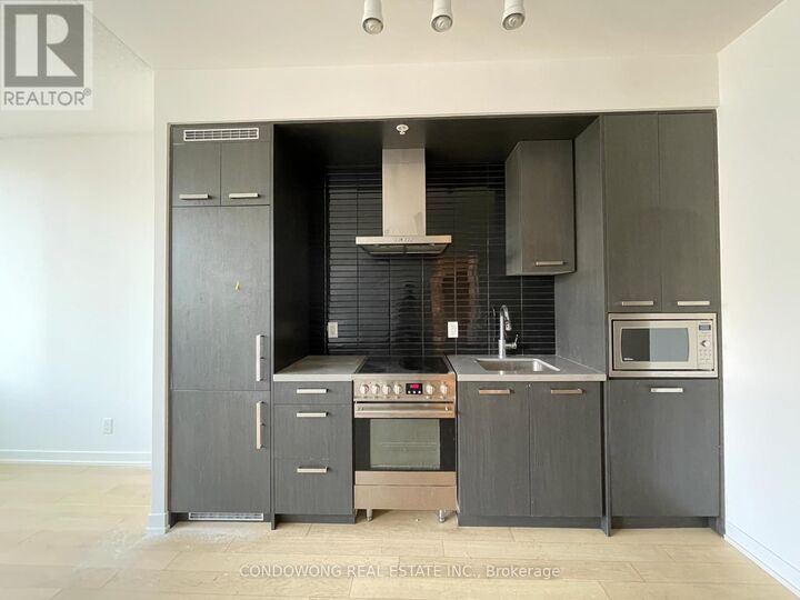Photo de la propriété:  120 Bayview Avenue N706  ON M5A 0G4 
