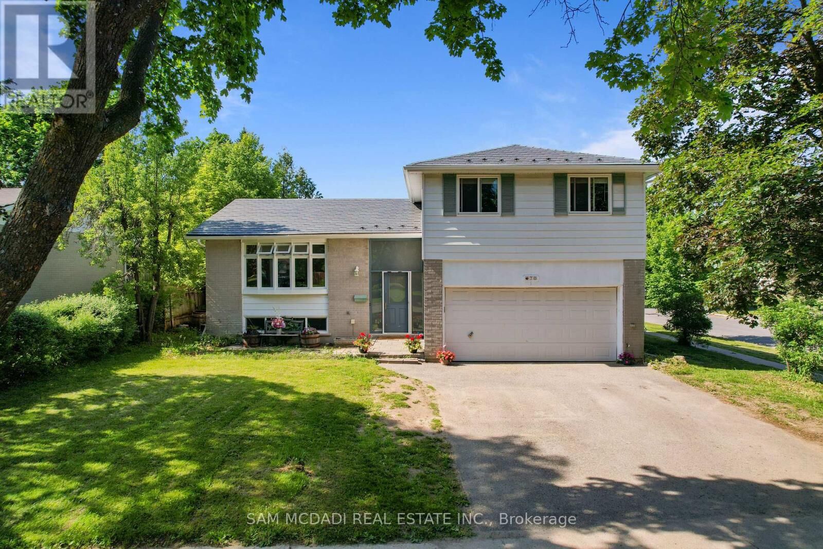 Property Photo:  70 Briar Road  ON L4N 3M4 