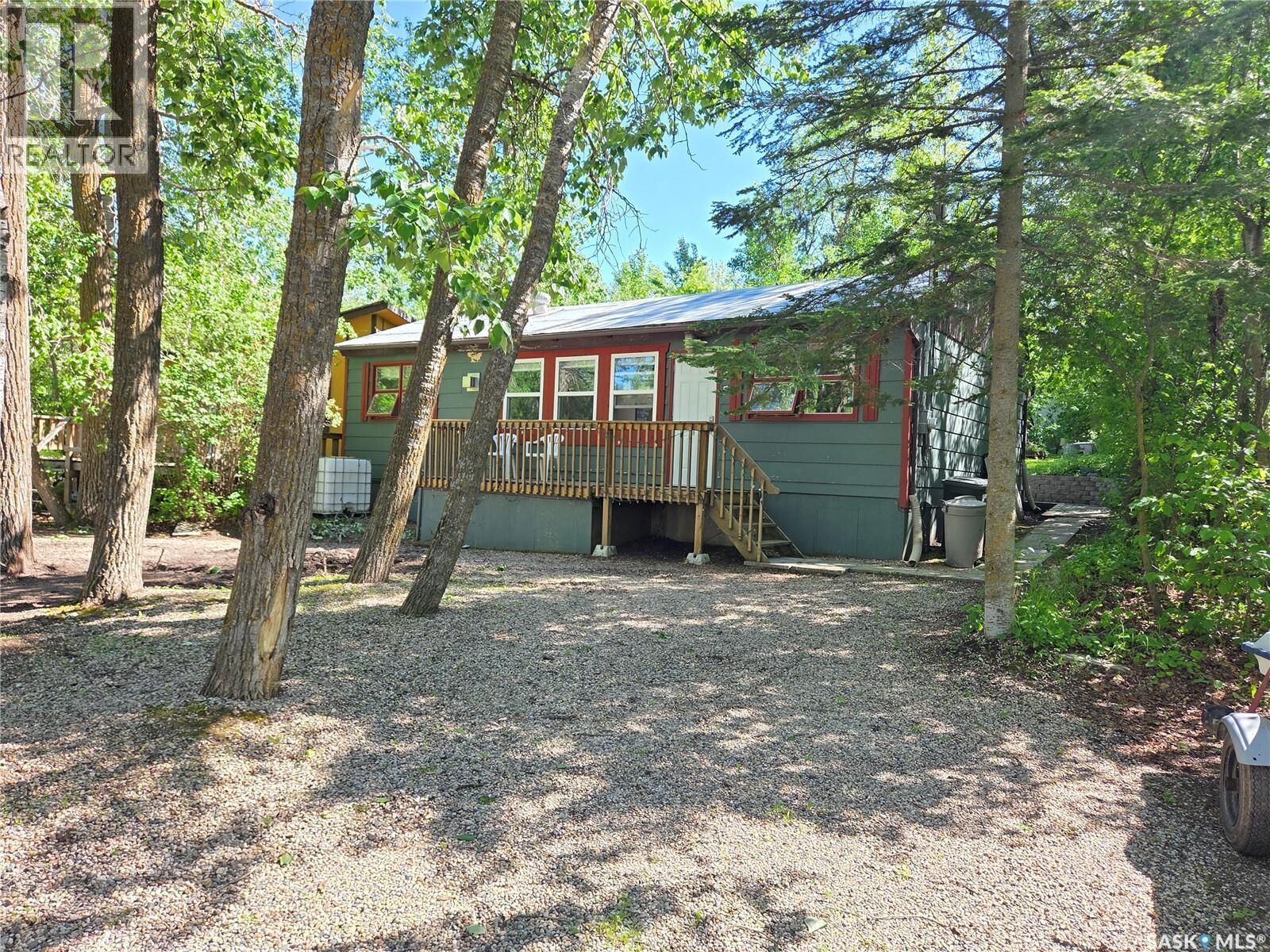 Property Photo: 825 Lakeside Avenue SK S0C 0R0