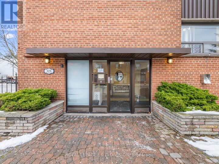 Property Photo:  325 Sammon Avenue 102  ON M4J 2A1 