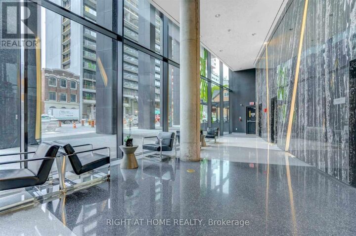 Property Photo:  125 Peter Street 3110  ON M5V 0M2 