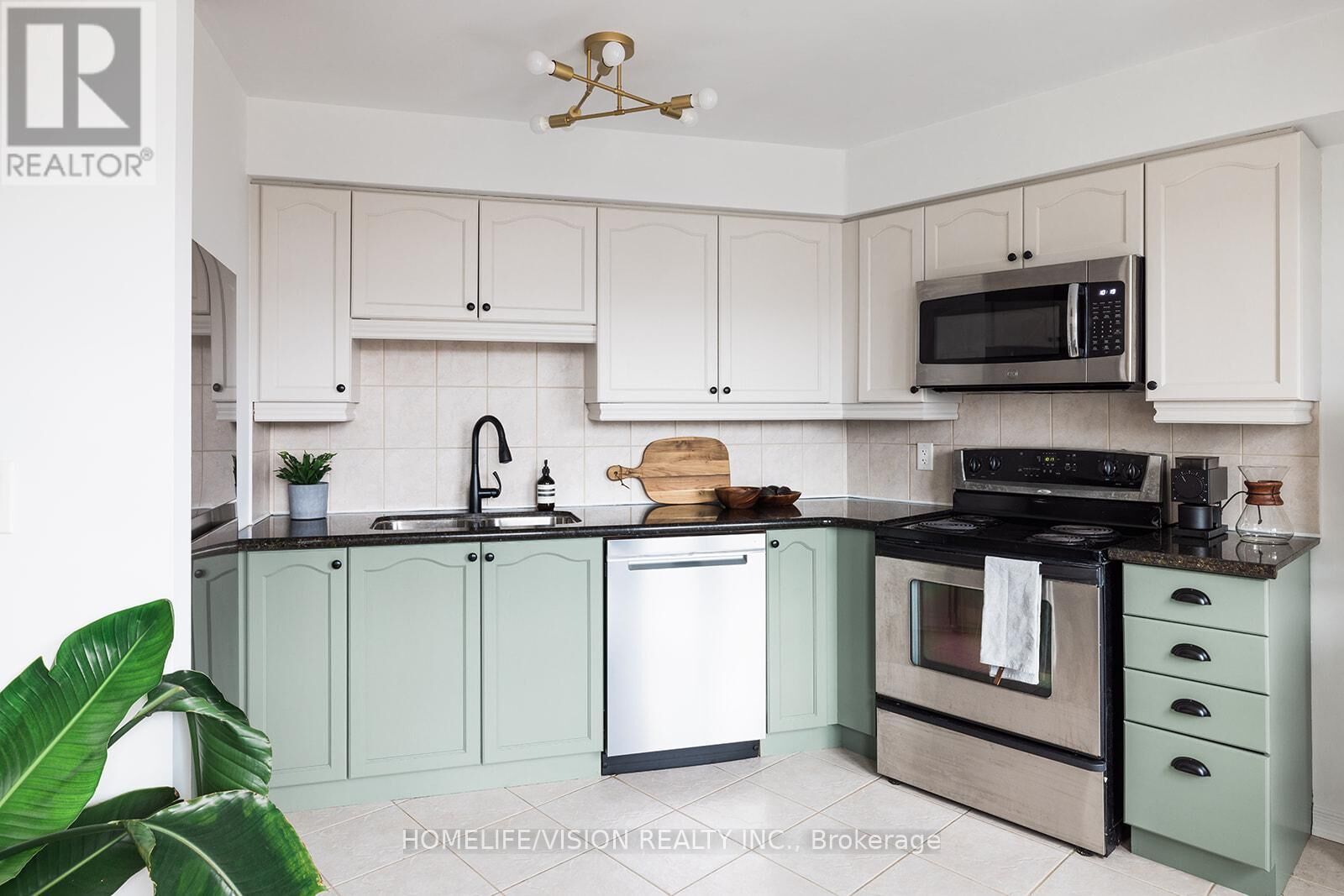 Property Photo: 18 Valley Woods Road 902 ON M3A 0A1
