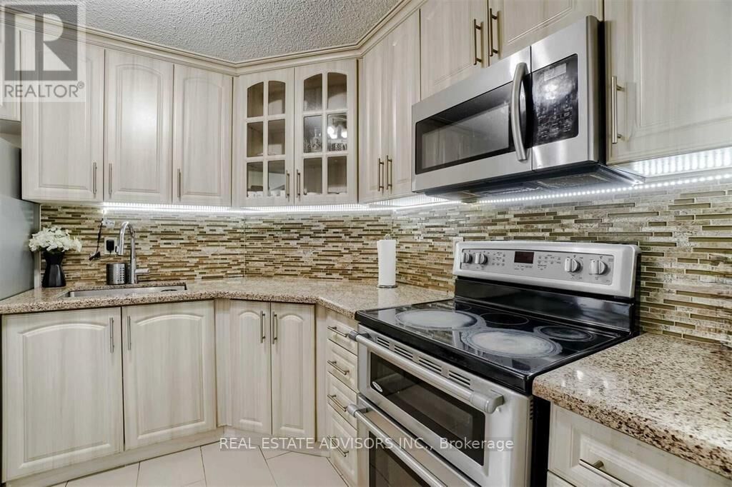 Property Photo:  41 Markbrook Lane 1203  ON M9V 5E6 