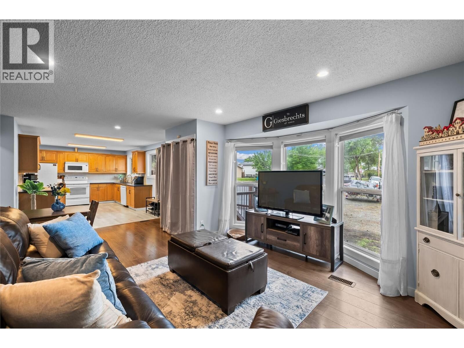 Property Photo: 730 Cupar Road BC V1X 1R6