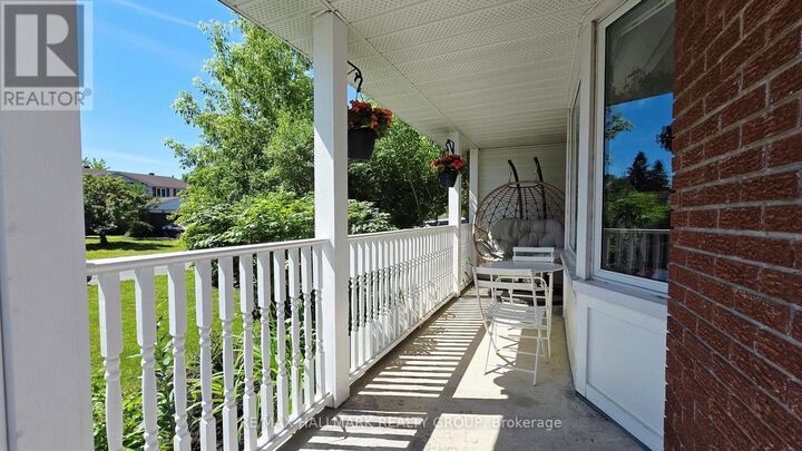 Property Photo:  35 Seabrooke Drive  ON K2L 2H8 