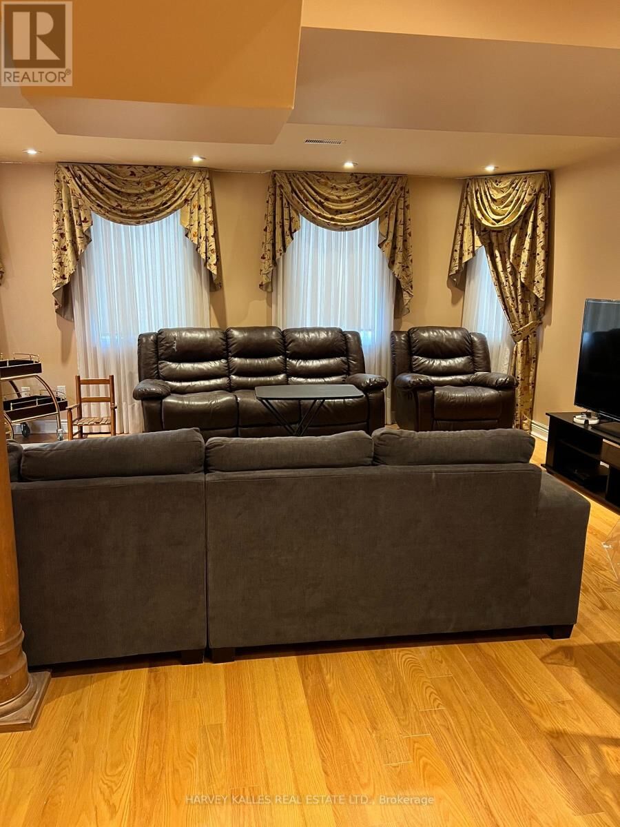 Property Photo:  44 Ann Louise Crescent Bsmt  ON L3S 0A8 