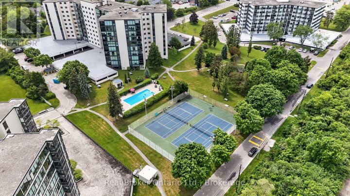 Property Photo: 23 Woodlawn Road East 811 ON N1H 7G6