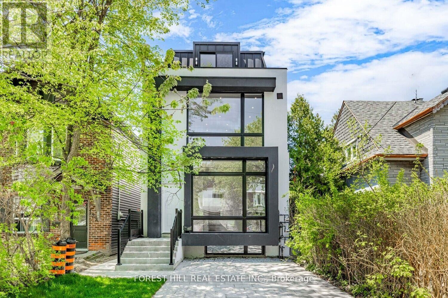 Property Photo: 124 Kenwood Avenue Main #1 ON M6C 2S3