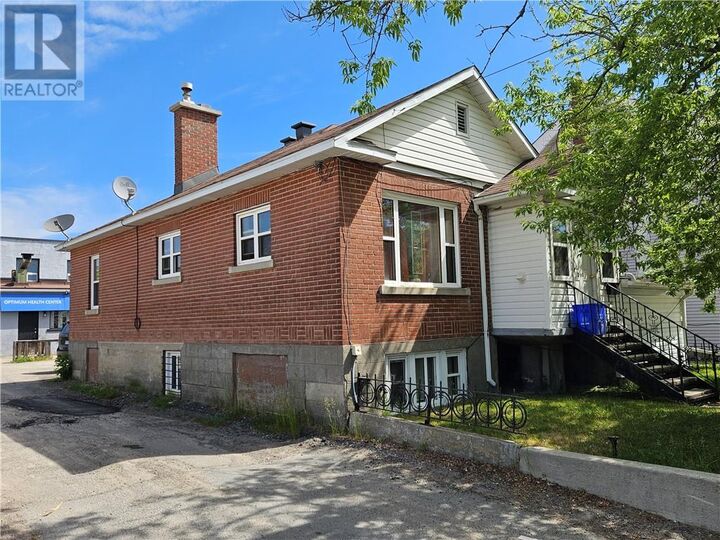 Property Photo:  260 King Street  ON P3C 2W1 