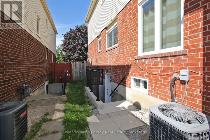 Property Photo:  213 Glen Hill Drive Lower  ON L1N 7J5 