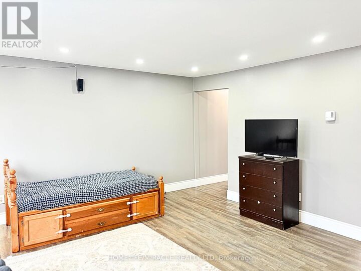 Property Photo: 875 Parkinson Road 22 ON N4S 8S7
