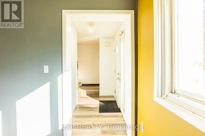 Property Photo:  121 University Avenue East 102  ON N2J 4J1 
