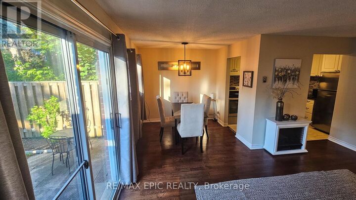 Property Photo:  8 Reith Way 385  ON L3T 5C7 