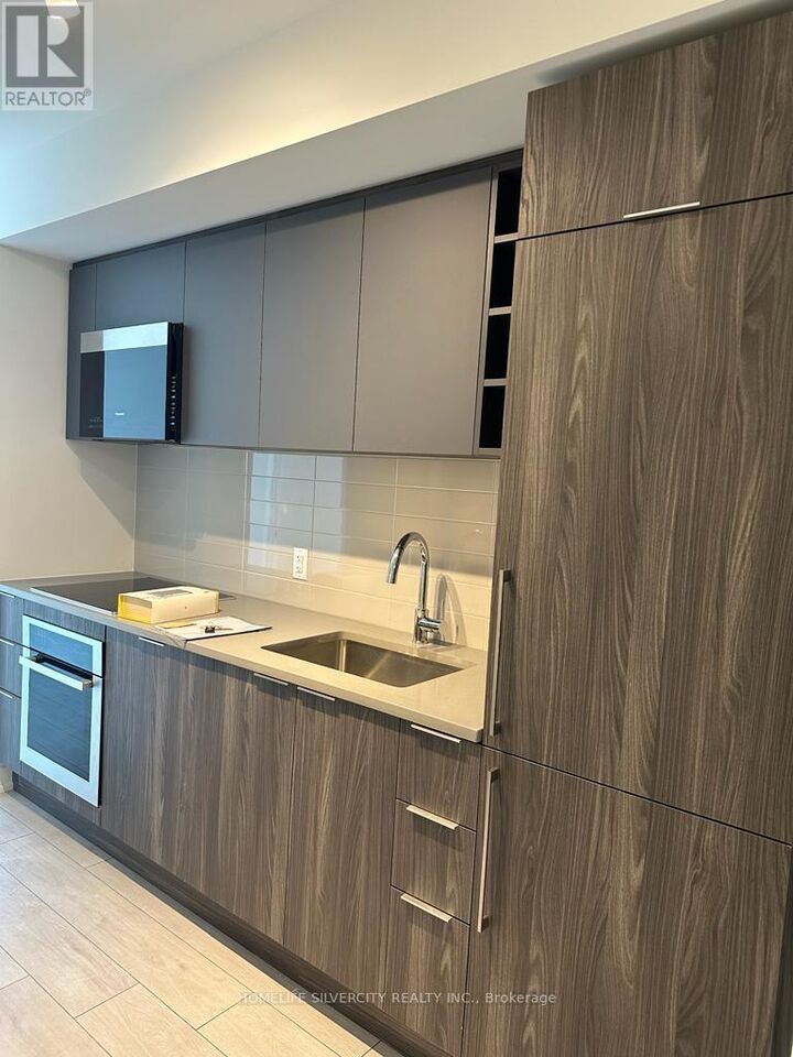 Property Photo: 2035 Kennedy Road 1805 ON M1T 3G2