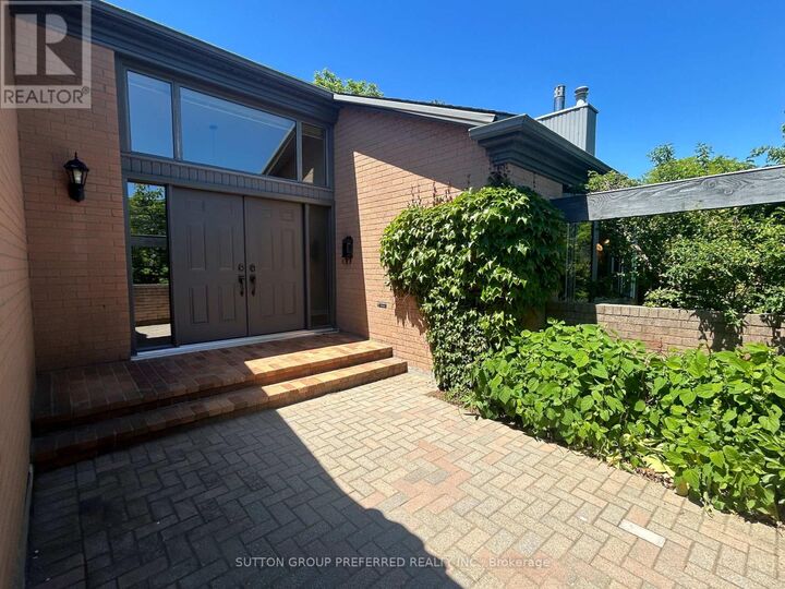 Property Photo:  50 Fiddlers Green Road 51  ON N6H 4T4 
