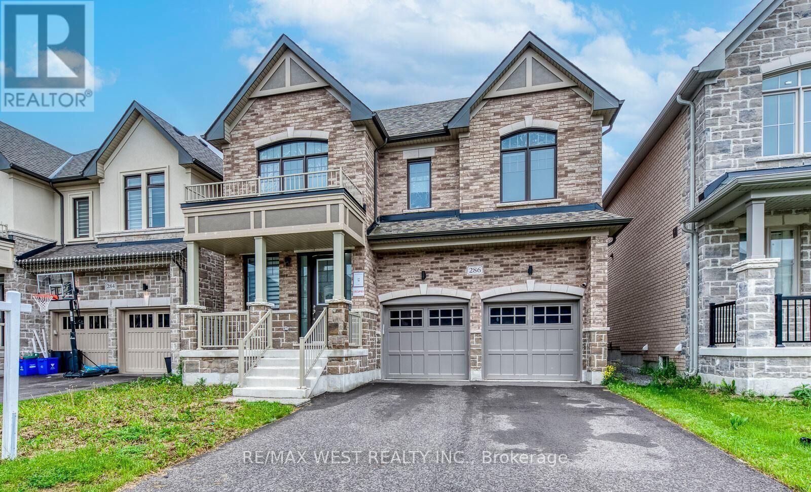 Property Photo: 286 Danny Wheeler Boulevard ON L4P 0J9