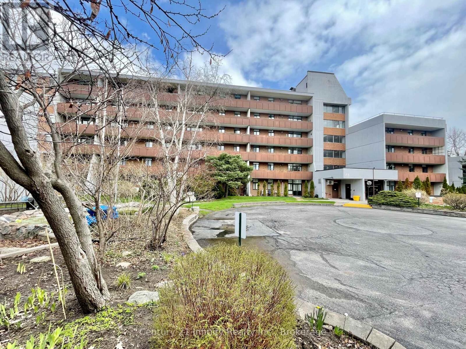 Property Photo: 50 Old Kingston Road 5-606 ON M1E 4Y1