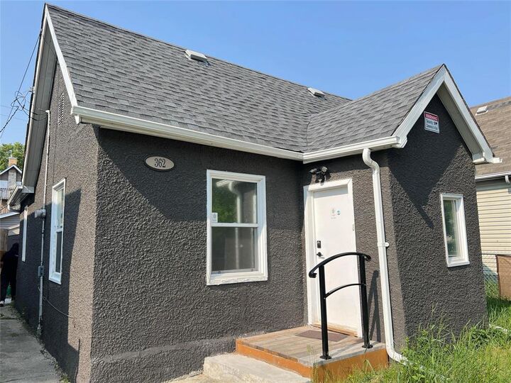 Property Photo: 362 Magnus Avenue MB R3T 3J3
