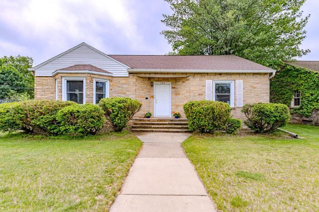 Property Photo:  703 Kent Street  WI 54403 