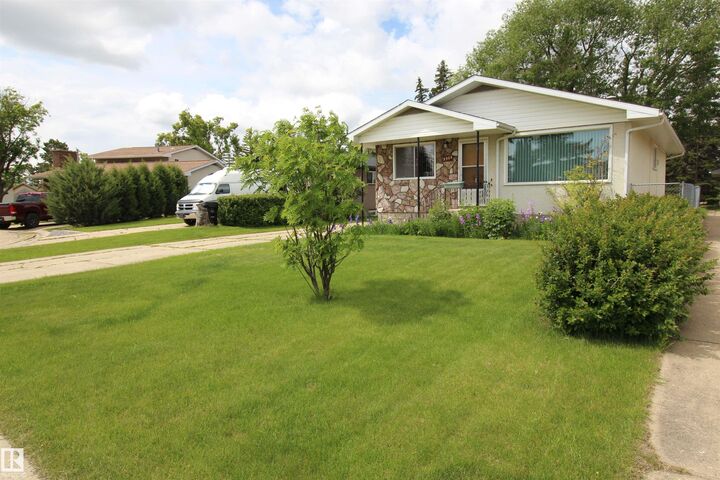 Property Photo:  5504 56  AB T7N 0A1 