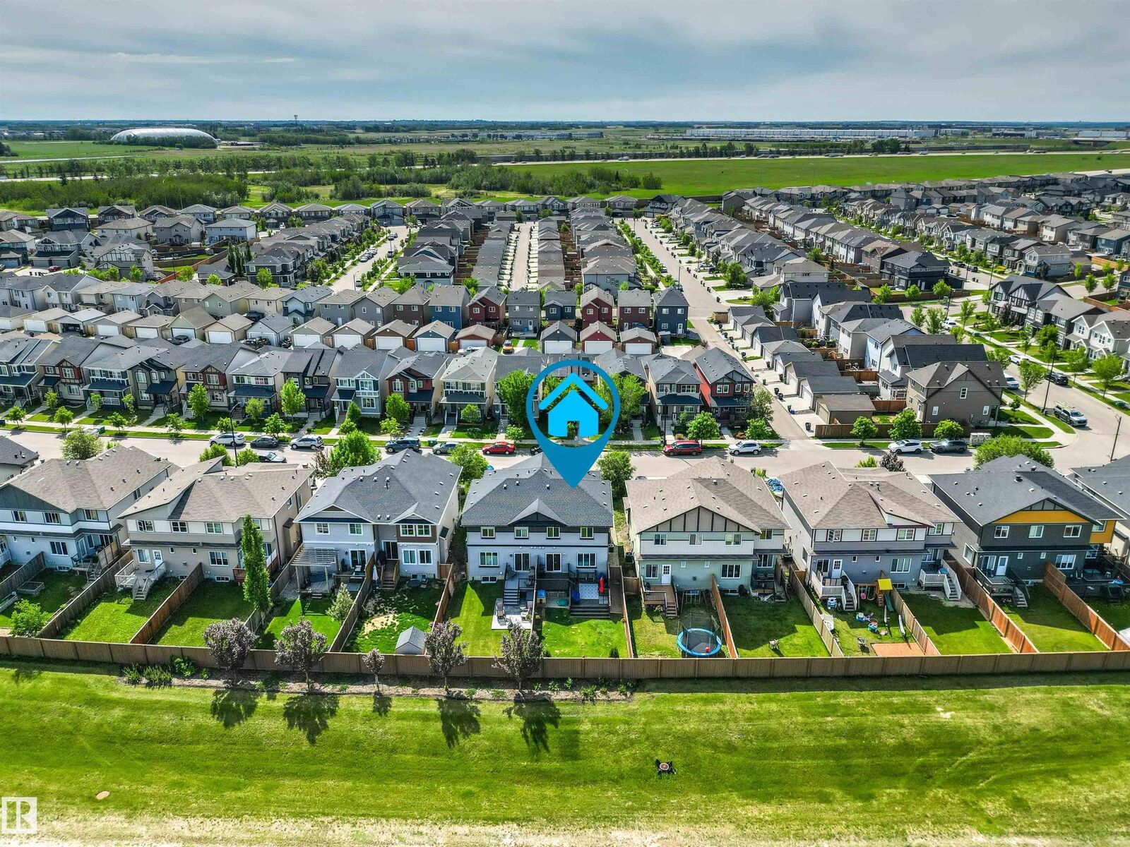 Property Photo: 2220 Casey Crescent SW AB T6W 3M6