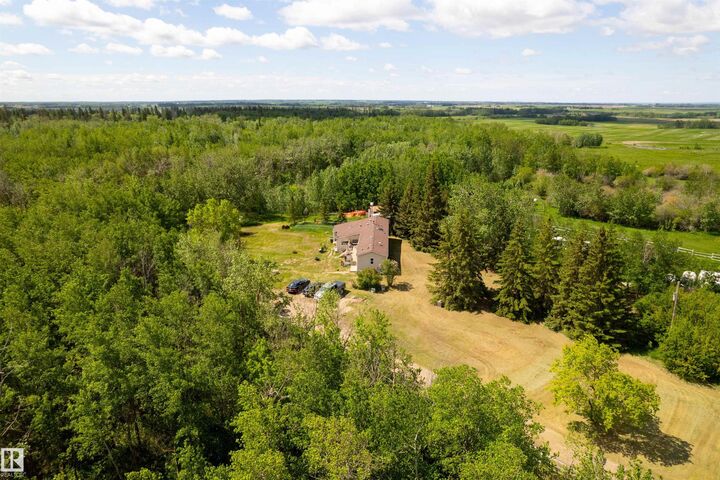 Photo de la propriété: 20519 Twp Road 550 AB T8L 4B6