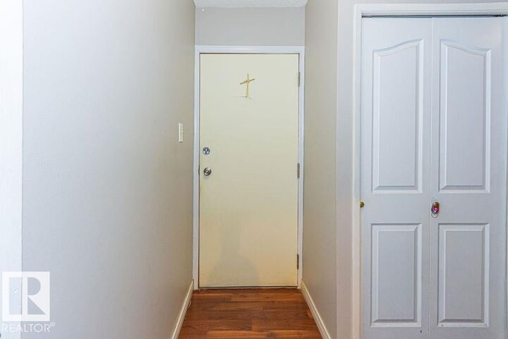 Property Photo: 3819 76 Street NW 6 AB T6K 2P9