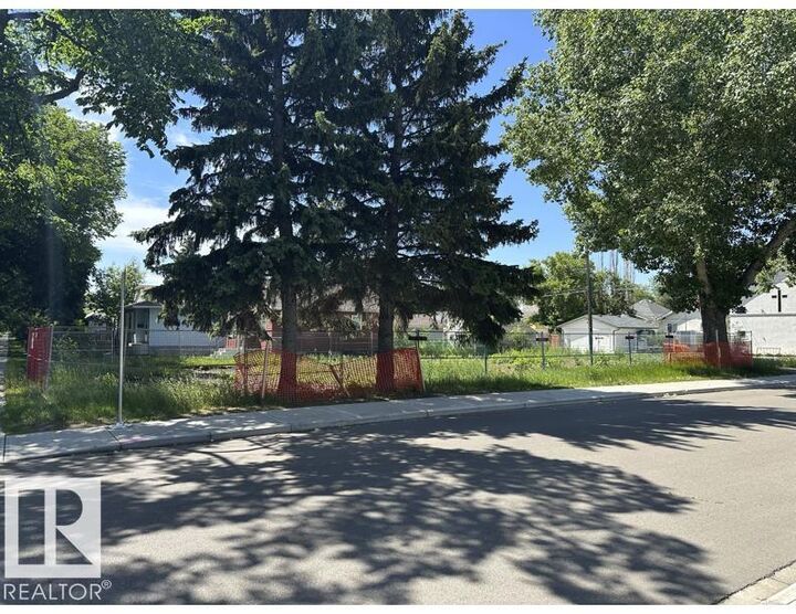 Property Photo:  12072 95 Street NW  AB T5G 1M7 
