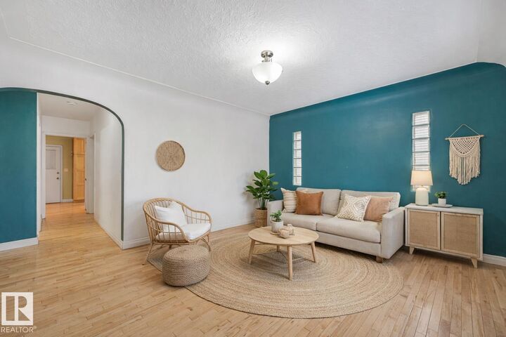 9835 82 Avenue NW 4 — photo 1