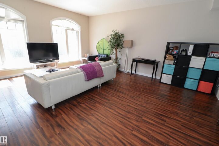 Property Photo: 5873 Mullen Place NW 23 AB T6R 0T5