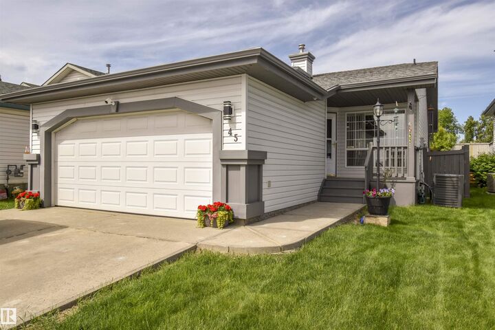 45 Landsdowne Drive — photo 1