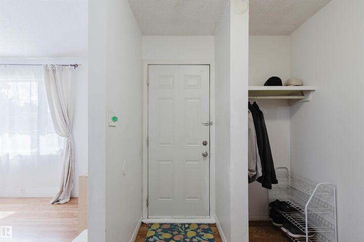 Property Photo: 14310 80 Street NW 4 AB T5C 1L6