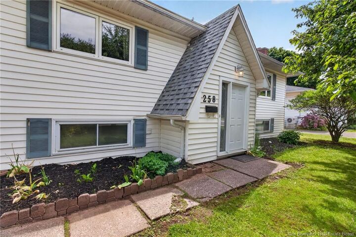 Property Photo:  258 Buckingham Avenue  NB E1B 2N8 