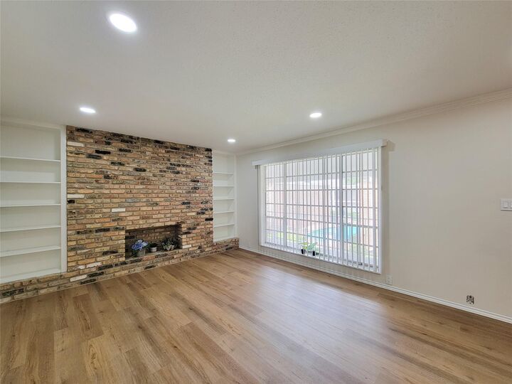 Property Photo:  2101 Fountain View Drive 24C  TX 77057 