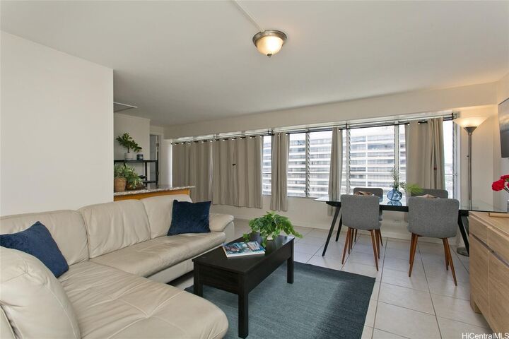 Property Photo: 2525 Date Street 3706 HI 96826