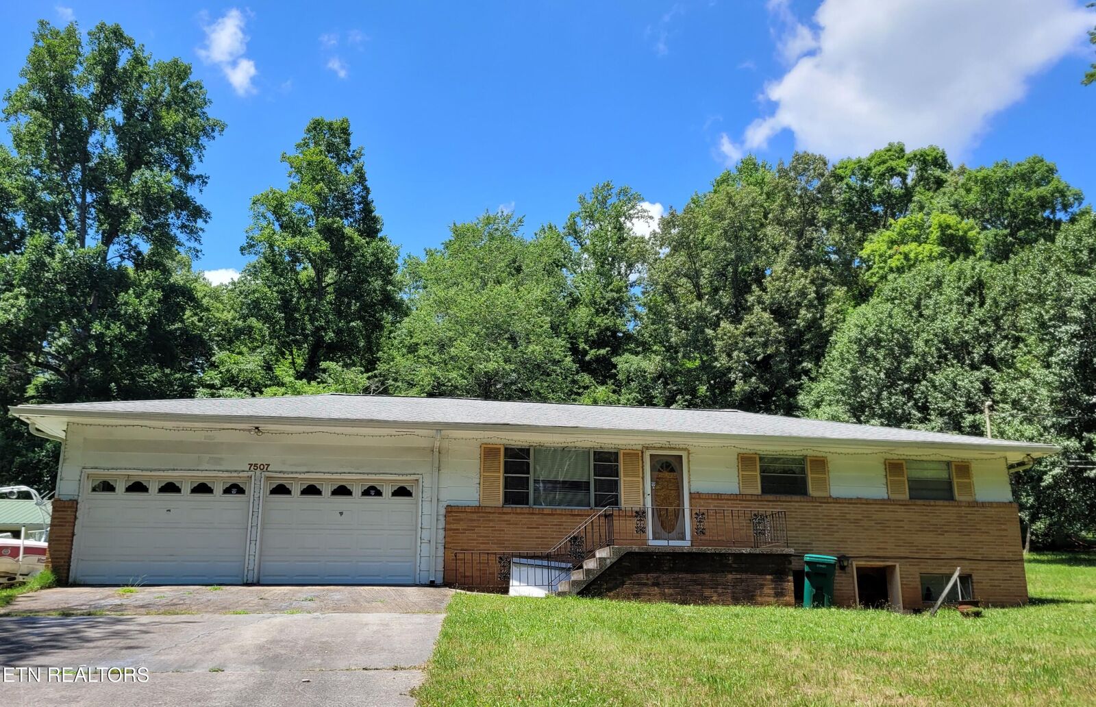 Property Photo:  7507 Badgett Rd  TN 37919 